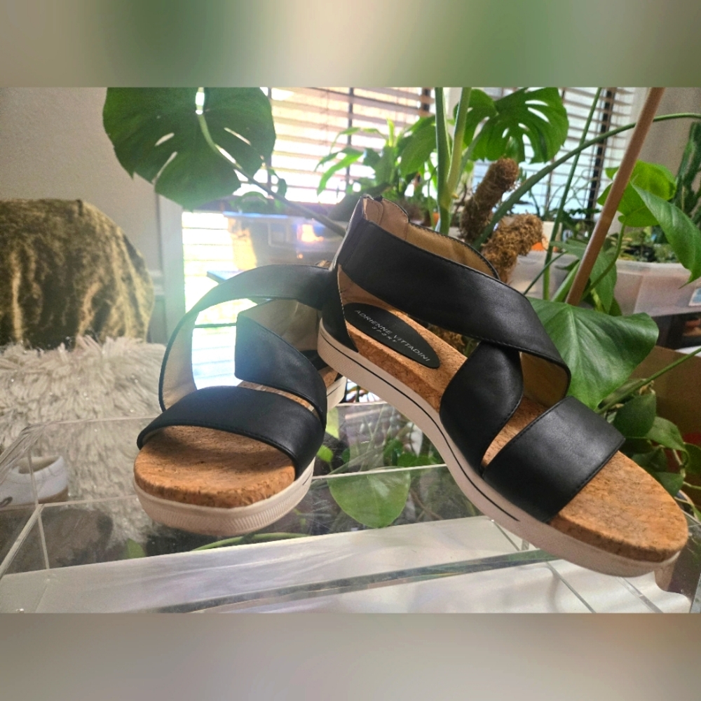 🖤3/$45🐝Women's 8.5 Black Casual Sport Sandals Adrienne Vittadini Athleisure